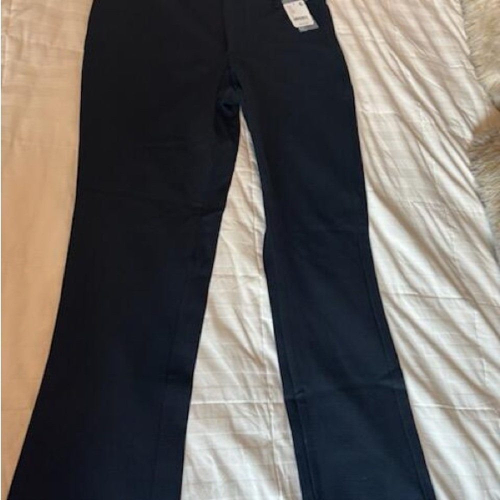 Free People Molly Pants
NWT Size 10
total waste is 33
front 16+”
back 16+” - Picture 10 of 10